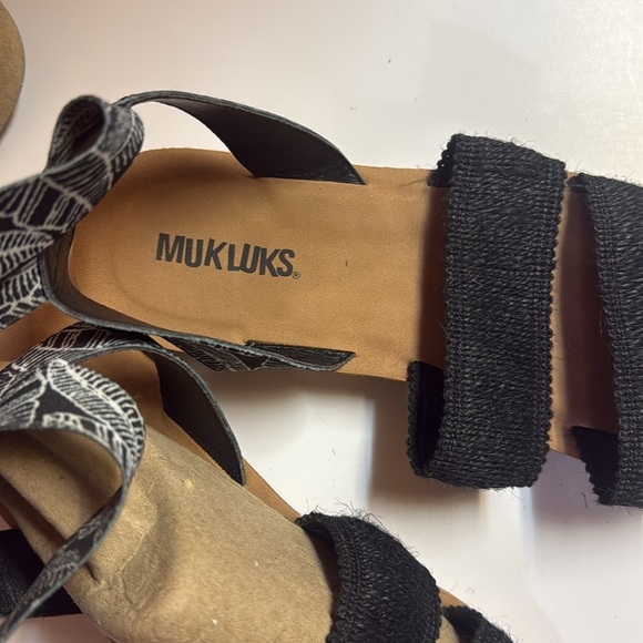 Muk Luks Sandals - Picture 3 of 4